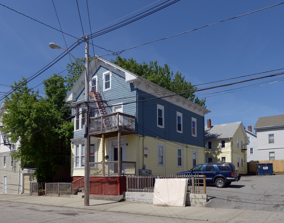 112-114 Julian St in Providence, RI - Building Photo