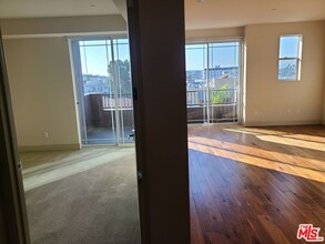 848 Irolo St-Unit -406 in Los Angeles, CA - Foto de edificio - Building Photo