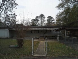 4377 State Rte 1146 in Rosepine, LA - Building Photo