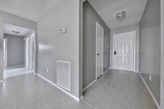 404 Brookdale Dr in League City, TX - Building Photo - Building Photo