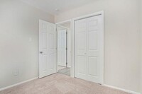 2852 Port Royal Ln photo'