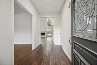 5310 Oak Cove Dr in Houston, TX - Building Photo - Building Photo