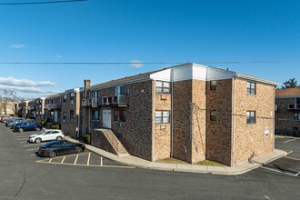 Lodi Circle Apartments in Lodi, NJ - Building Photo - Building Photo