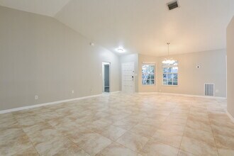 378 Bahia Cir in Longwood, FL - Foto de edificio - Building Photo