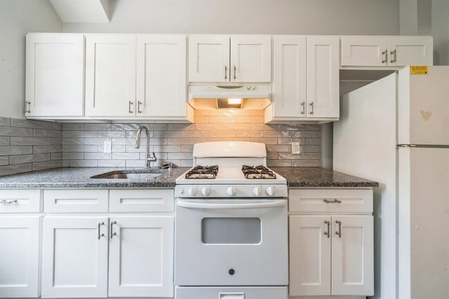 309 14th St in Union City, NJ - Building Photo - Building Photo