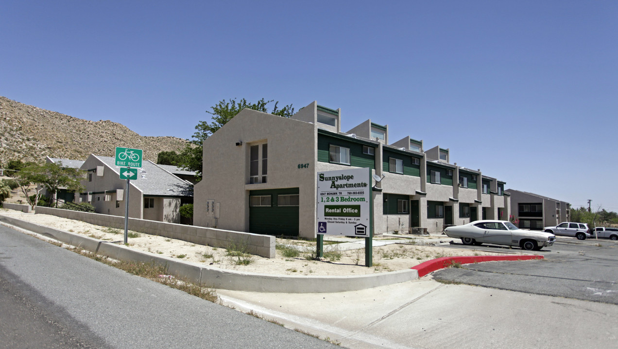 Sunnyslope Apartments in Yucca Valley, CA - Building Photo