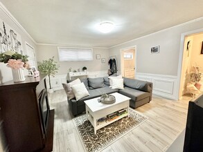 44 N Huntington Ave, Unit 2 in Danville, PA - Building Photo - Building Photo