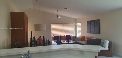 1314 Canary Island Dr in Weston, FL - Building Photo - Building Photo