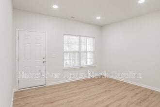 1914 Cedrow Dr in High Point, NC - Building Photo - Building Photo