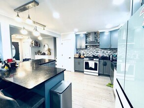 53 Harrison St in Dumont, NJ - Building Photo - Building Photo