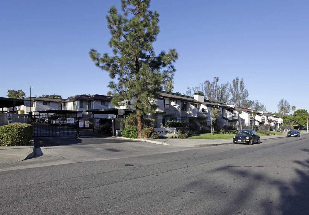 Vermont Villas in Escondido, CA - Foto de edificio