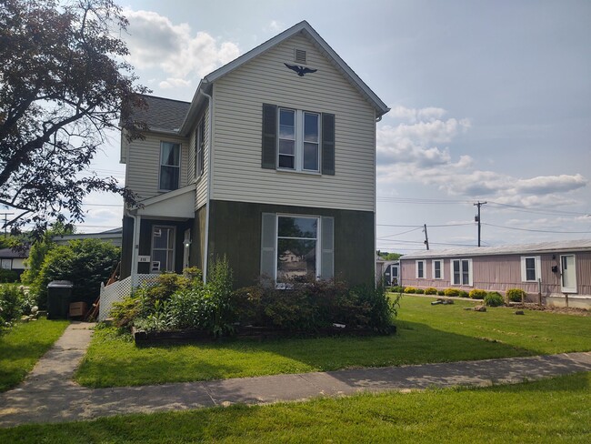 property at 213 N 7th St