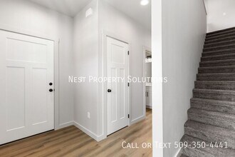 370 Ivy St NE in Ephrata, WA - Building Photo - Building Photo