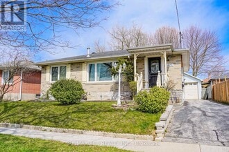 1425 Lakefield St in Oshawa, ON - Building Photo - Building Photo