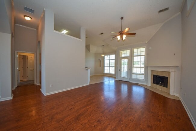 2648 Plum Creek Dr in Memphis, TN - Building Photo - Building Photo