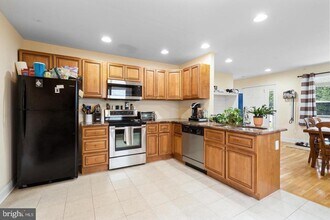 994 Upper Gulph Rd in Wayne, PA - Building Photo - Building Photo