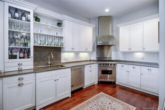 100 Stone Ridge Way in Fairfield, CT - Building Photo - Building Photo