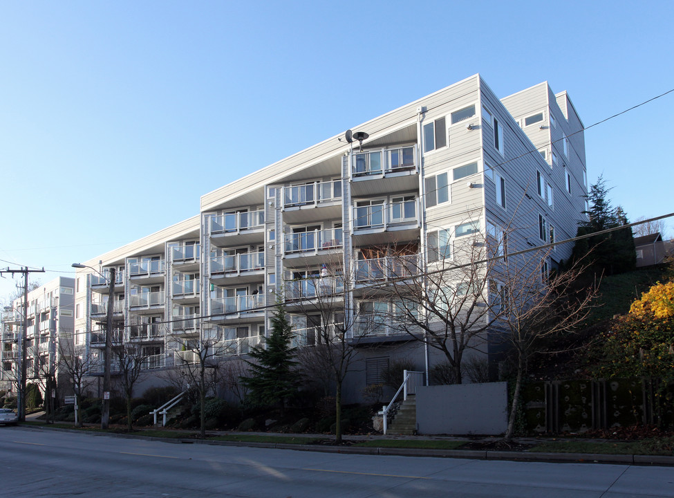 Harbor Place Condominium in Seattle, WA - Building Photo