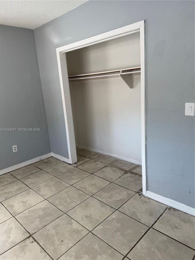 1014 NW 33rd Ave in Miami, FL - Building Photo - Building Photo