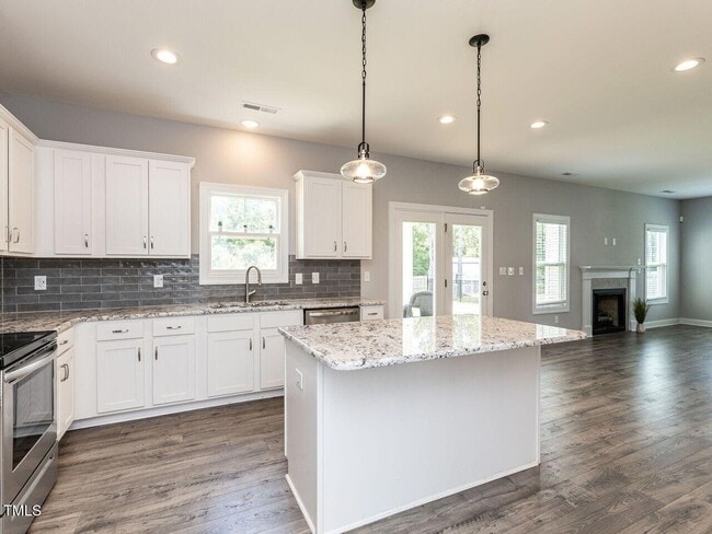 97 Shadybrook Dr in Benson, NC - Building Photo - Building Photo