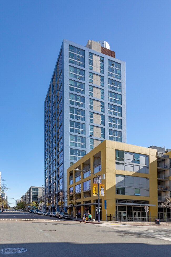 ICON in San Diego, CA - Foto de edificio - Building Photo