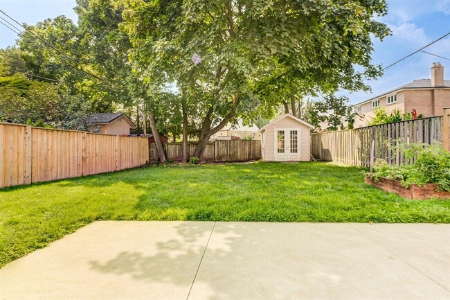 33 Mendip Cres in Toronto, ON - Building Photo - Building Photo