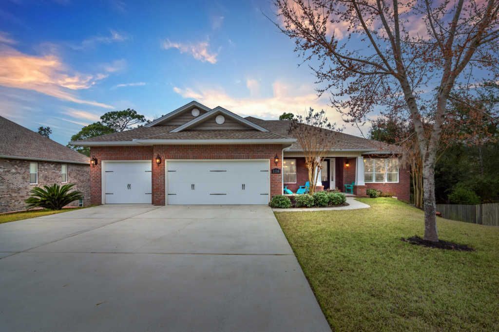 106 Maggie Valley Cv in Niceville, FL - Building Photo