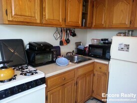 6 Wait St in Boston, MA - Building Photo