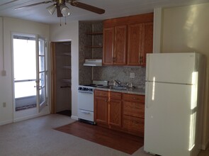 1580 Woodland Dr in Ann Arbor, MI - Building Photo - Building Photo