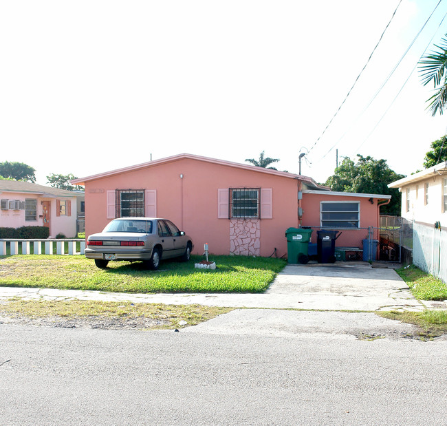 11122-11134 SW 5th St in Miami, FL - Building Photo - Building Photo