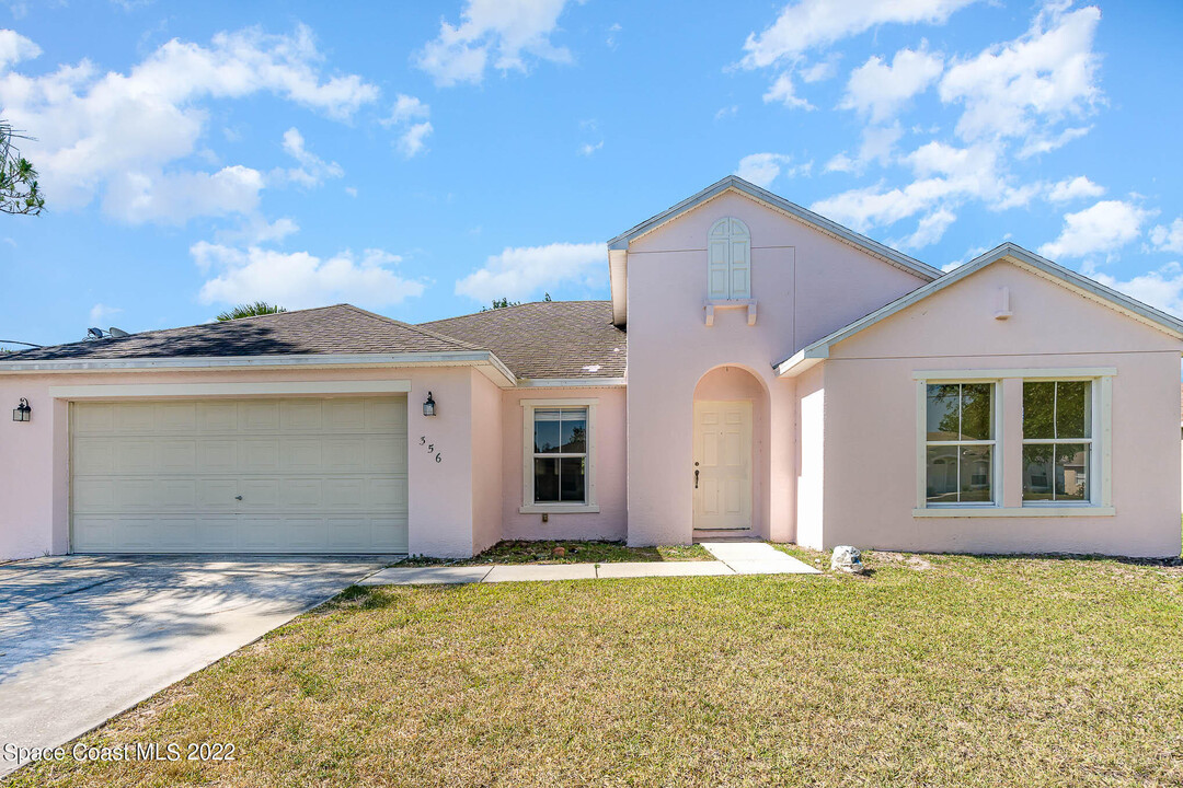 356 Franzing St in Palm Bay, FL - Building Photo