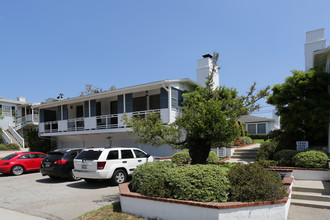 1536-1542 Veteran Ave in Los Angeles, CA - Building Photo - Building Photo