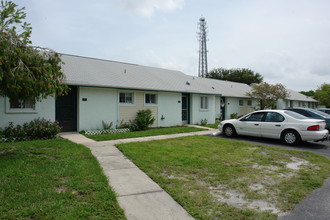 Villas of Northport in North Port, FL - Foto de edificio - Building Photo