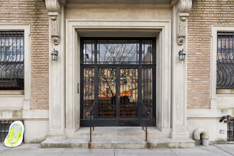 250 Park Pl in Brooklyn, NY - Building Photo - Building Photo