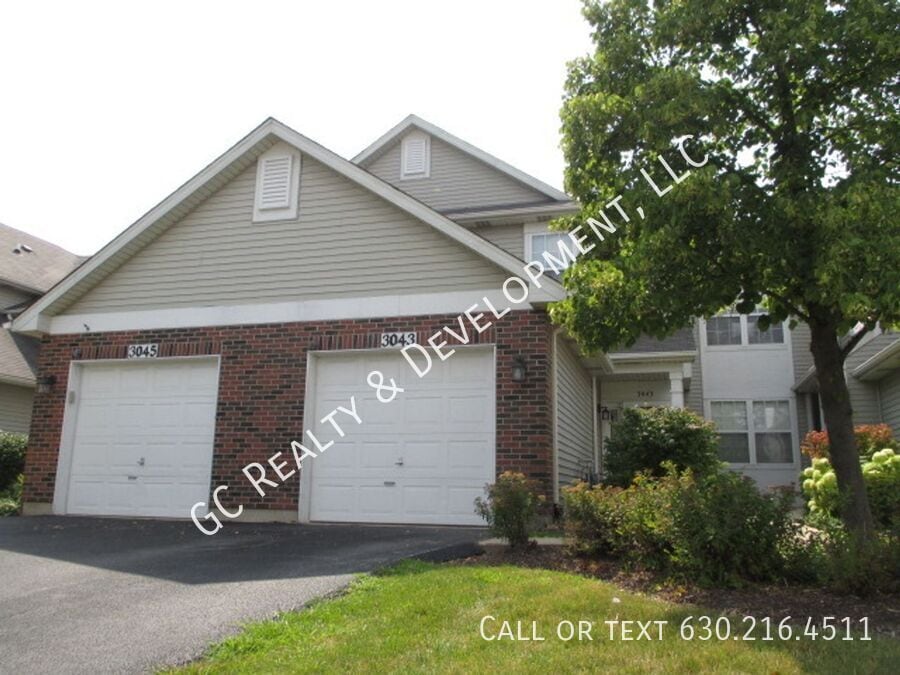 3043 Kentshire Cir in Naperville, IL - Building Photo
