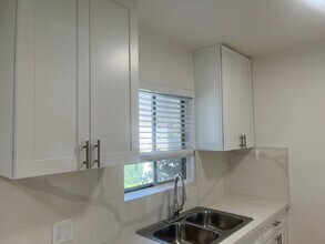 6600 Whitsett Ave, Unit Unit 01 in Los Angeles, CA - Building Photo - Building Photo