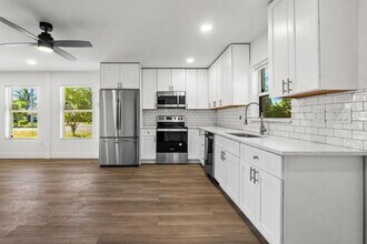 4400 Greenwood Ave in West Palm Beach, FL - Building Photo - Building Photo