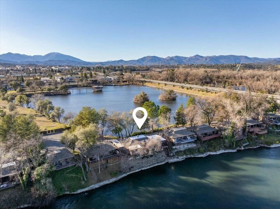 155 Village Dr in Redding, CA - Building Photo