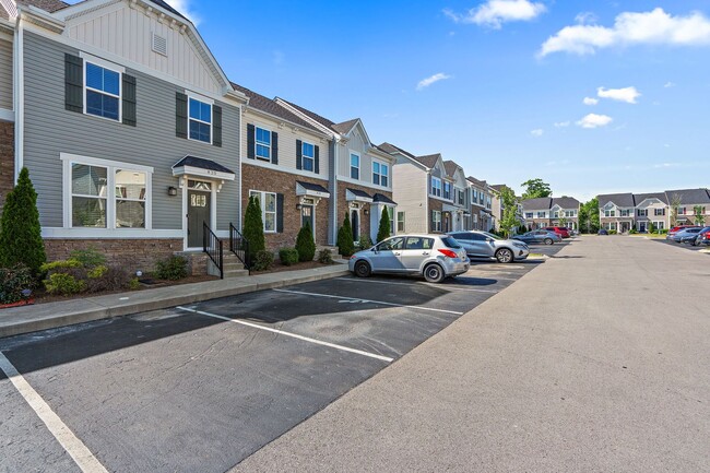 4316 Summercrest Blvd in Nashville, TN - Building Photo - Building Photo