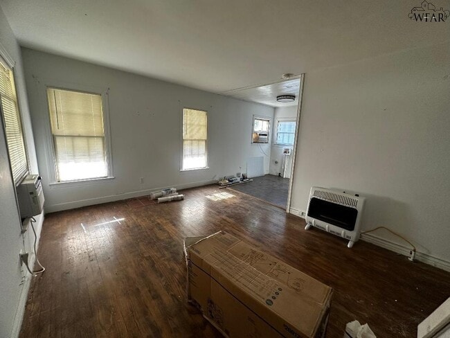 712 W Omega St in Henrietta, TX - Building Photo - Building Photo