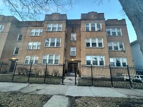 3752 W Giddings St in Chicago, IL - Building Photo - Building Photo