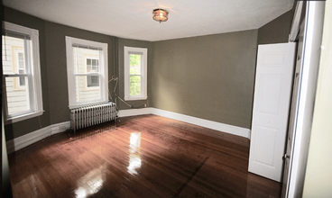 18 Hinckley St, Unit 1 in Boston, MA - Building Photo - Building Photo