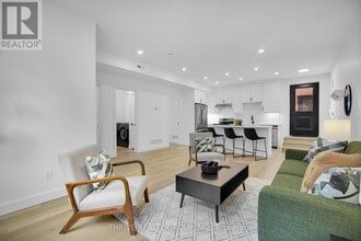 74 Church St in Stratford, ON - Building Photo - Building Photo