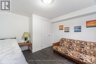 406 Tamarack Dr in Waterloo, ON - Building Photo - Building Photo