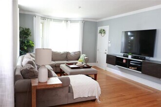 104 Naples Ave in Providence, RI - Foto de edificio - Building Photo