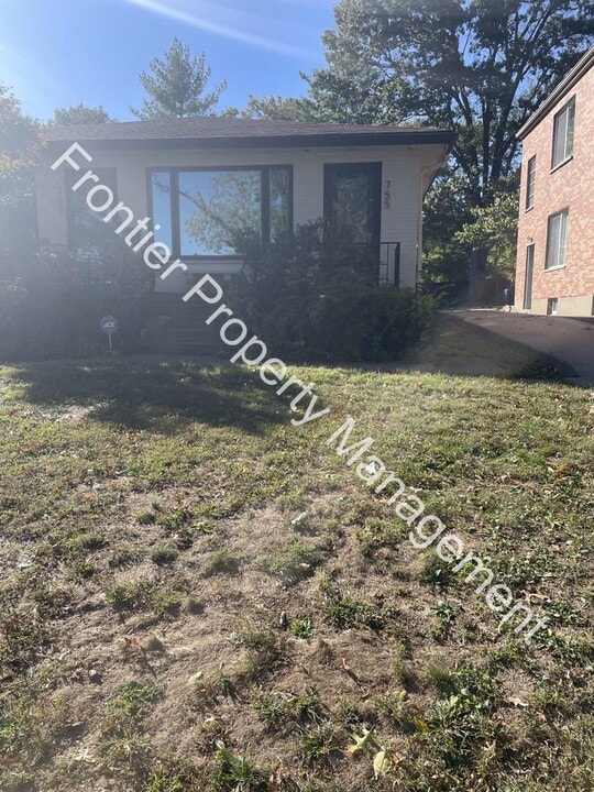 755 Lepere in St. Louis, MO - Building Photo