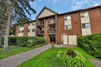 The Southview Apartments in Perth, ON - Building Photo - Building Photo