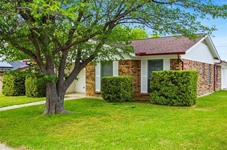 5900 Stardust Dr S in Watauga, TX - Building Photo - Building Photo