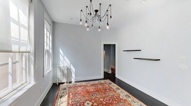 371 Harvard St, Unit 2 in Cambridge, MA - Foto de edificio - Building Photo
