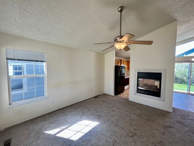 6157 Bow River Dr in Colorado Springs, CO - Foto de edificio - Building Photo